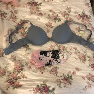 NWT Natori 32B Bra and Forever 21 Sock Combo